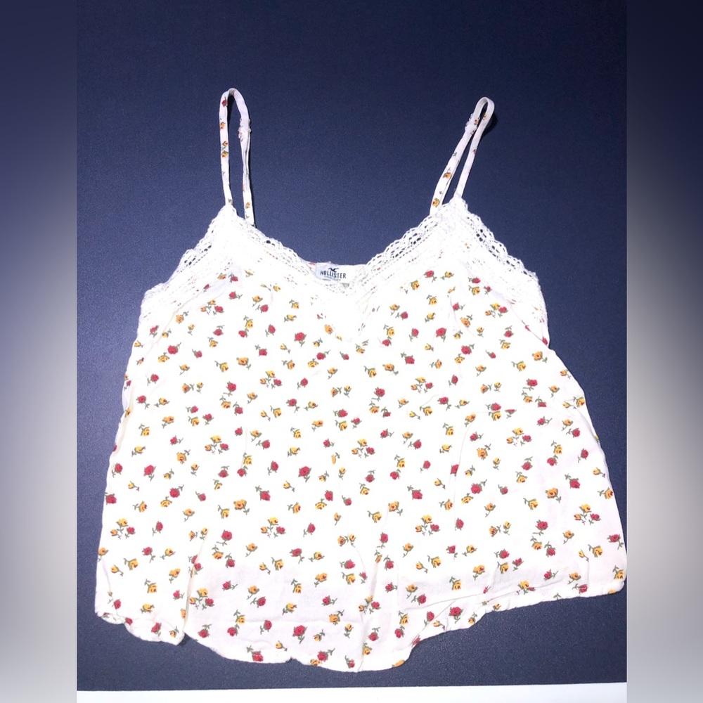 Hollister top